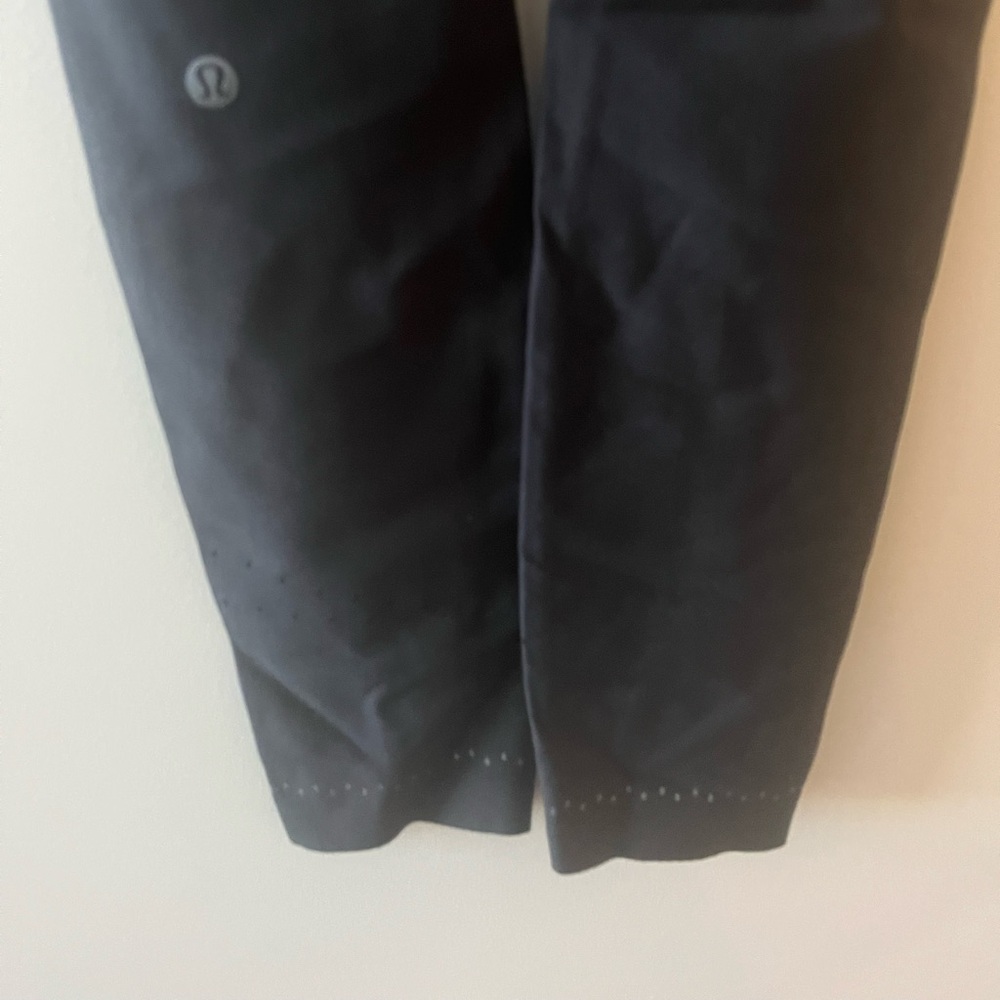 Lululemon running tight